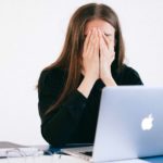 Qué es el estrés laboral y cómo combatirlo